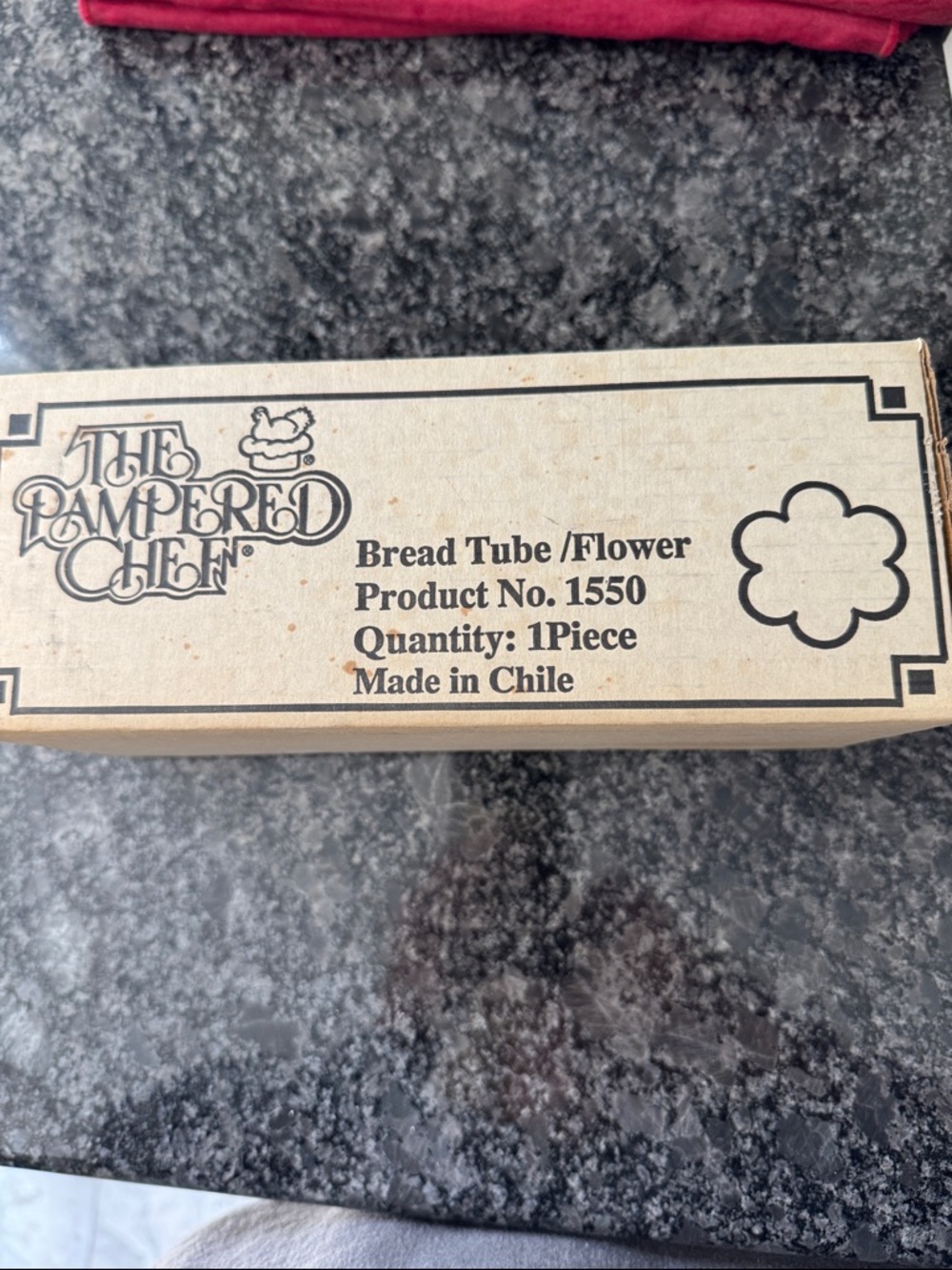 The Pampered Chef Beige Bread Tube/Flower Mold